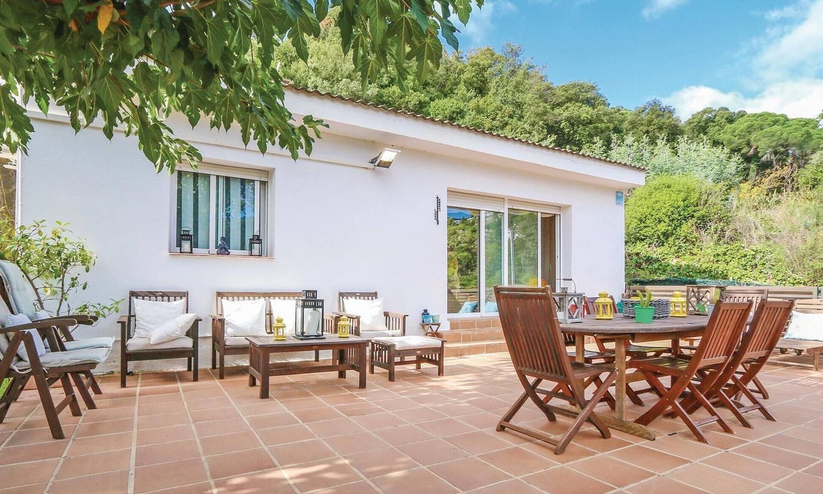 Sant Cebria de Vallalta House | Cozy home in St. Cebrià de Vallalta