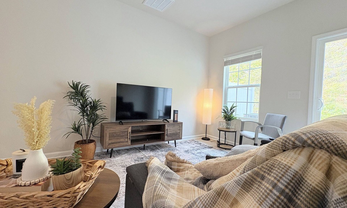 Winston - Salem House | Cozy Home + Free Parking