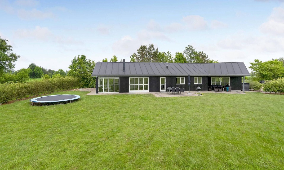 Ansager House | Cozy home in Ansager with lake view