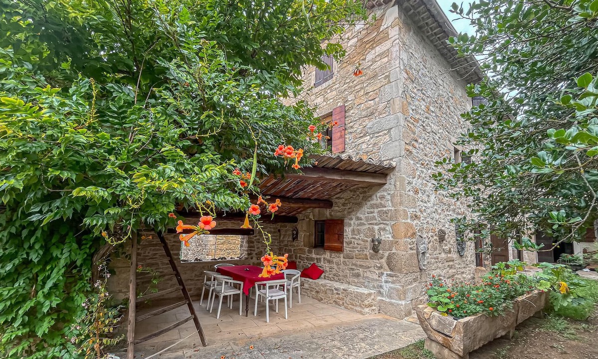 Barjac House | Cozy home in Barjac with WiFi