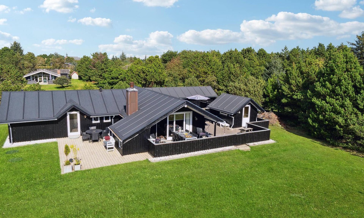 Blavand Strand House | Cozy home in Blåvand with sauna
