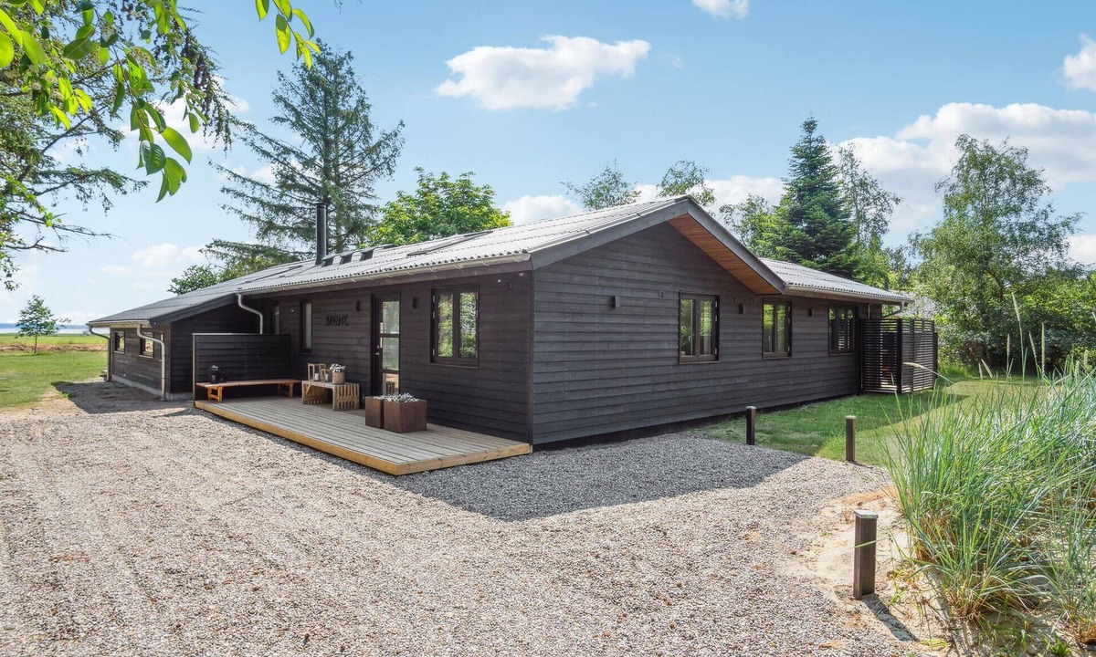 Ho House | Cozy home in Blåvand with kitchen