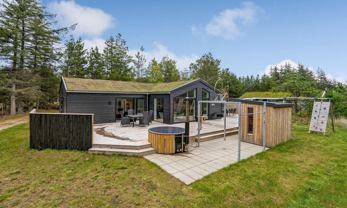 Blokhus House | Cozy home in Blokhus with sauna