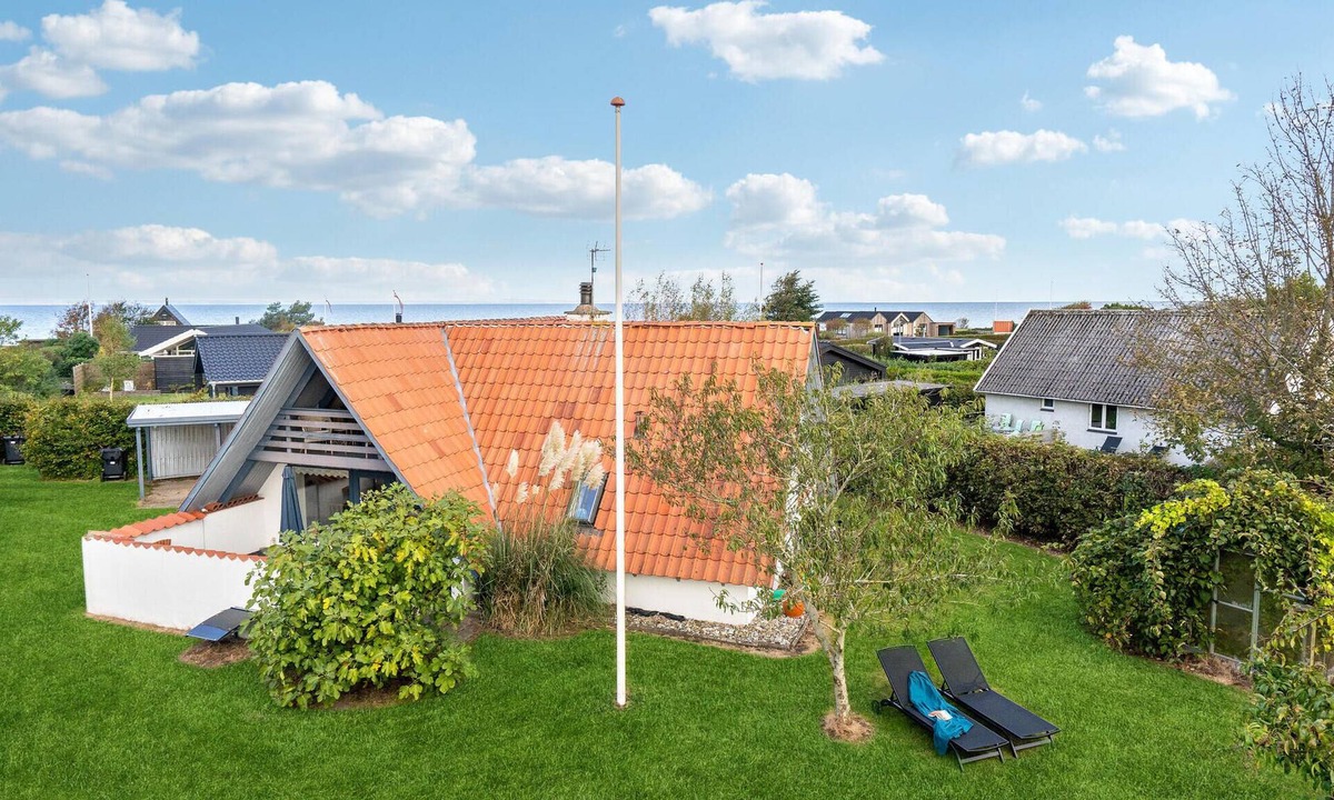 Skastrup Strand House | Cozy home in Bogense with WiFi