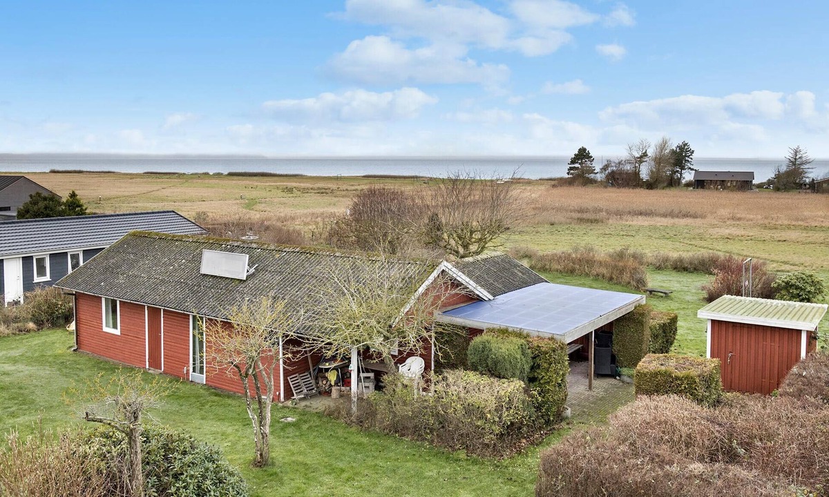 Skastrup Strand House | Cozy home in Bogense with WiFi