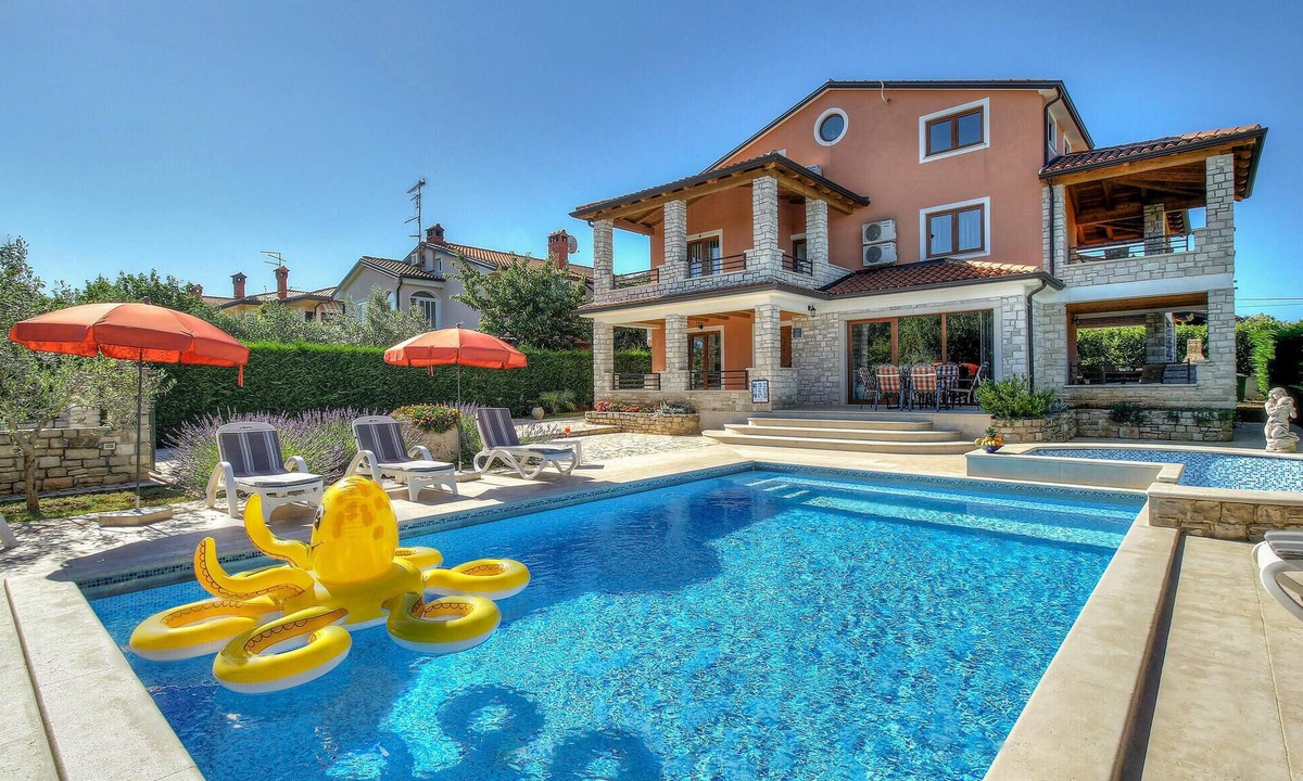 Plovanija House | Cozy home in Buje with private swimming pool, can be inside or outside