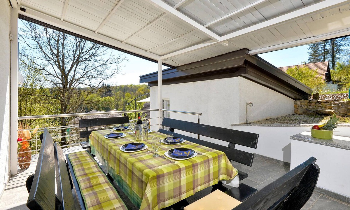 Duga Resa House | Cozy home in Donji Zvecaj with sauna