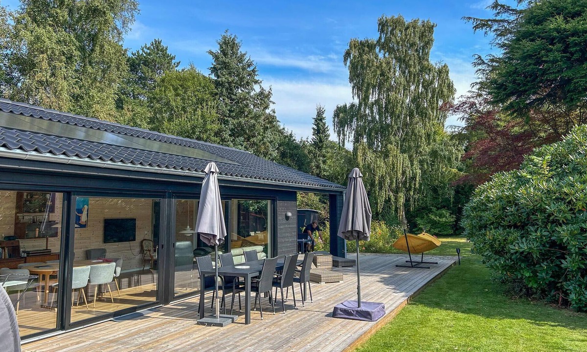 Dronningmolle House | Cozy home in Dronningmølle with sauna