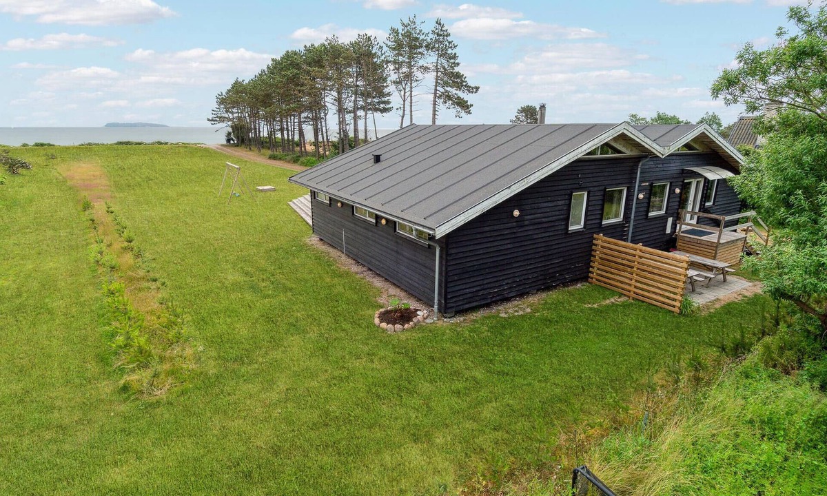 Elsegarde Strand House | Cozy home in Ebeltoft with kitchen