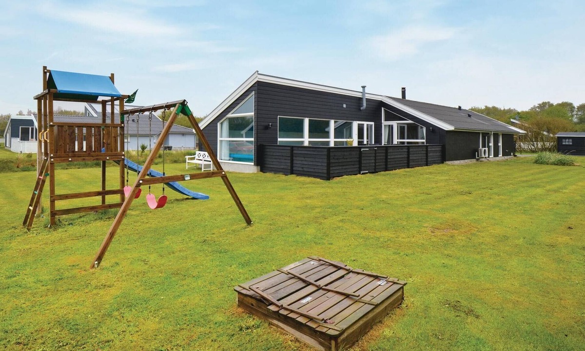 Øer Strand House | Cozy home in Ebeltoft with sauna