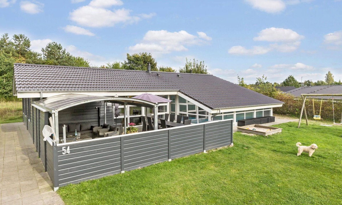 Lyngsbæk Strand House | Cozy home in Ebeltoft with sauna