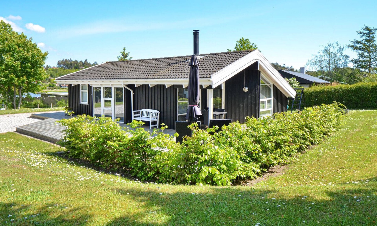 Handrup Strand House | Cozy home in Ebeltoft with kitchen