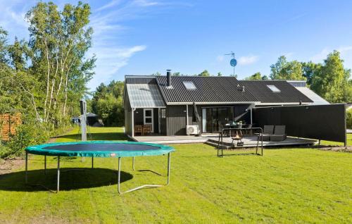 Øer Strand House | Cozy Home In Ebeltoft With Kitchen