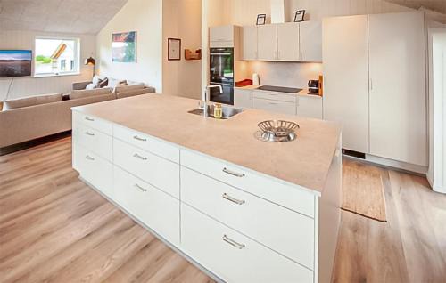 Øer Strand House | Cozy Home In Ebeltoft With Sauna