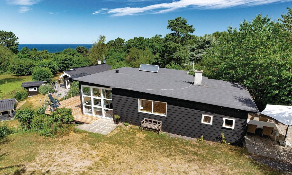 Hoeve Strand House | Cozy home in Fårevejle with sauna