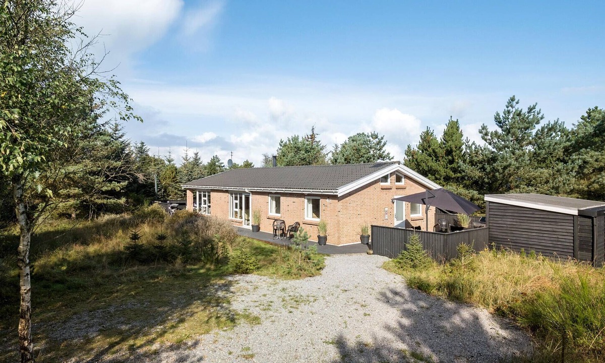 Torup Strand House | Cozy home in Fjerritslev with WiFi