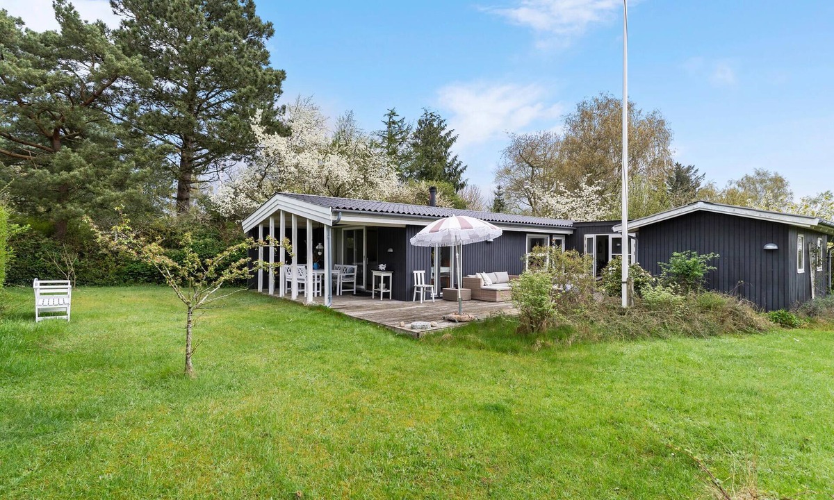 Havnsø House | Cozy home in Føllenslev with WiFi