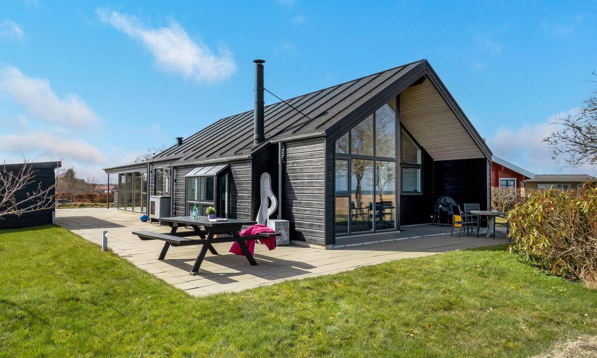 Nordstrand House | Cozy home in Frederikshavn with house sea view