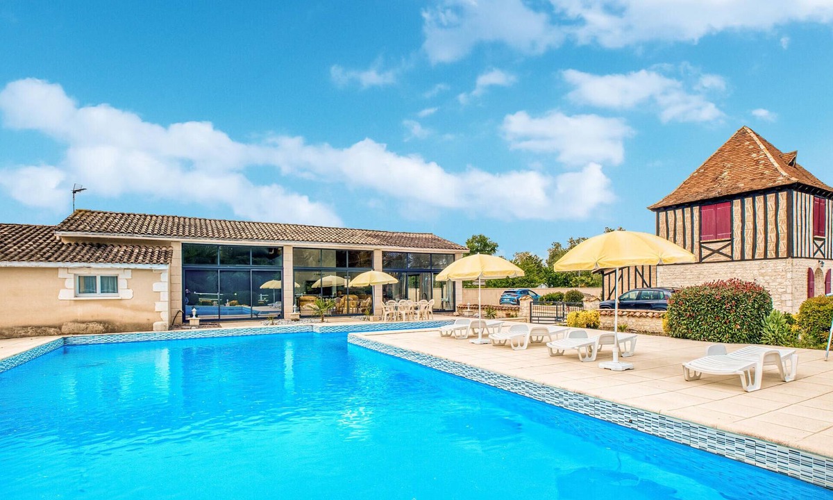 Gardonne House | Cozy home in Gardonne with WiFi