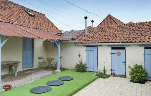 Grigny House | Cozy Home In Grigny With Kitchen