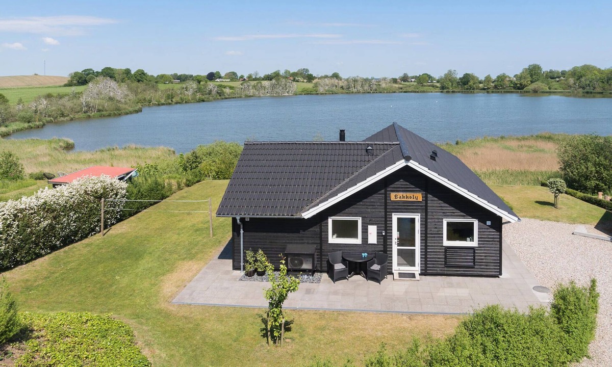 Diernæs House | Cozy home in Haderslev with lake view