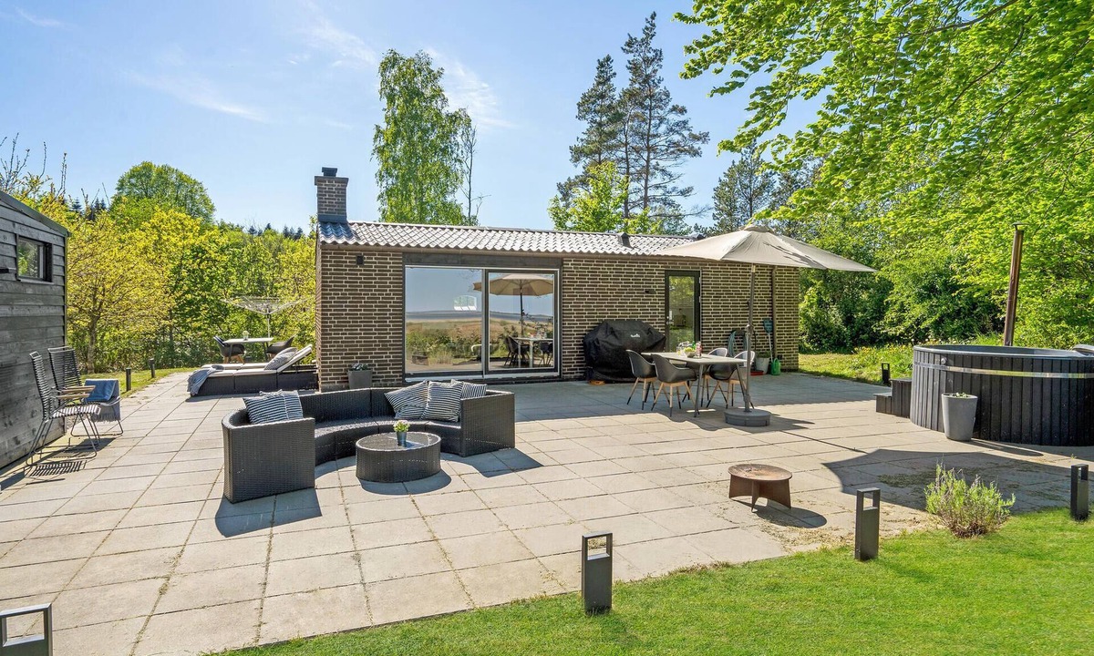 Havndal House | Cozy home in Hadsund with WiFi