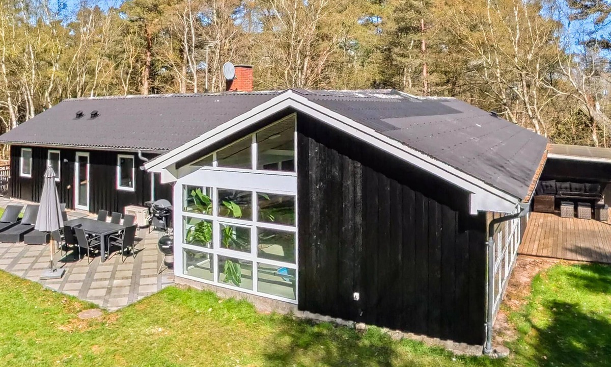 Helberskov Strand House | Cozy home in Hadsund with sauna