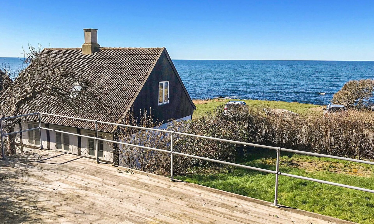 Hasle House | Cozy home in Hasle with house sea view