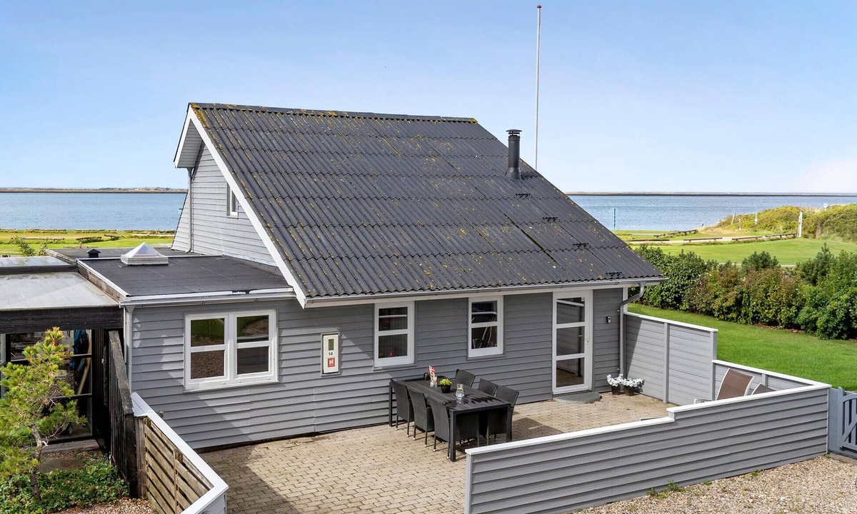 Bork Havn House | Cozy home in Hemmet with sauna