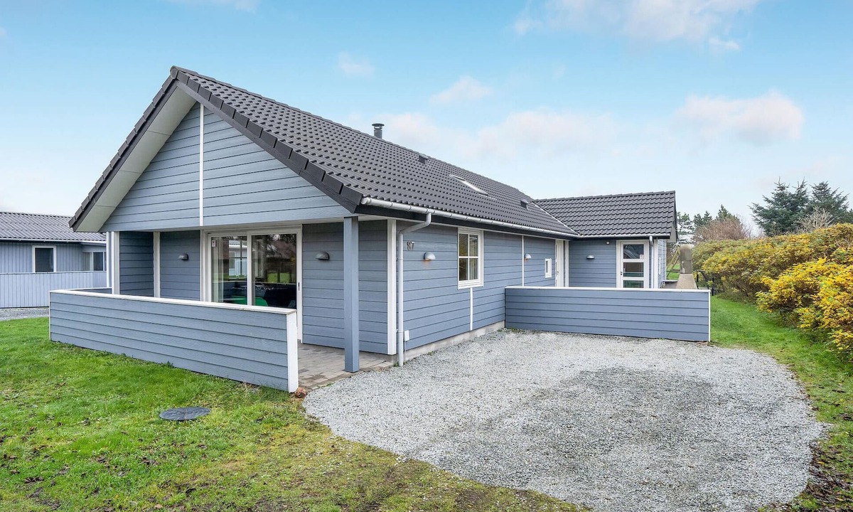 Bjerregaard House | Cozy home in Hvide Sande with sauna