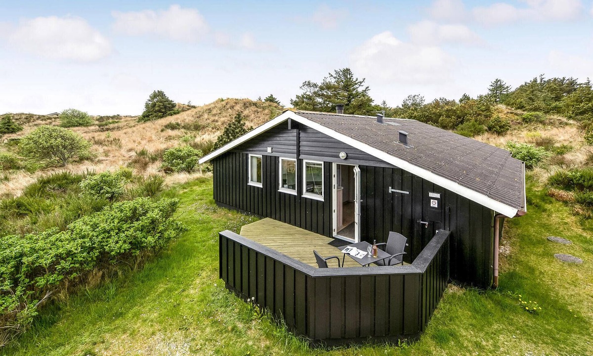 Nørre Lyngvig House | Cozy home in Hvide Sande with sauna