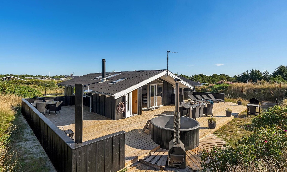 Bjerregaard House | Cozy home in Hvide Sande with sauna