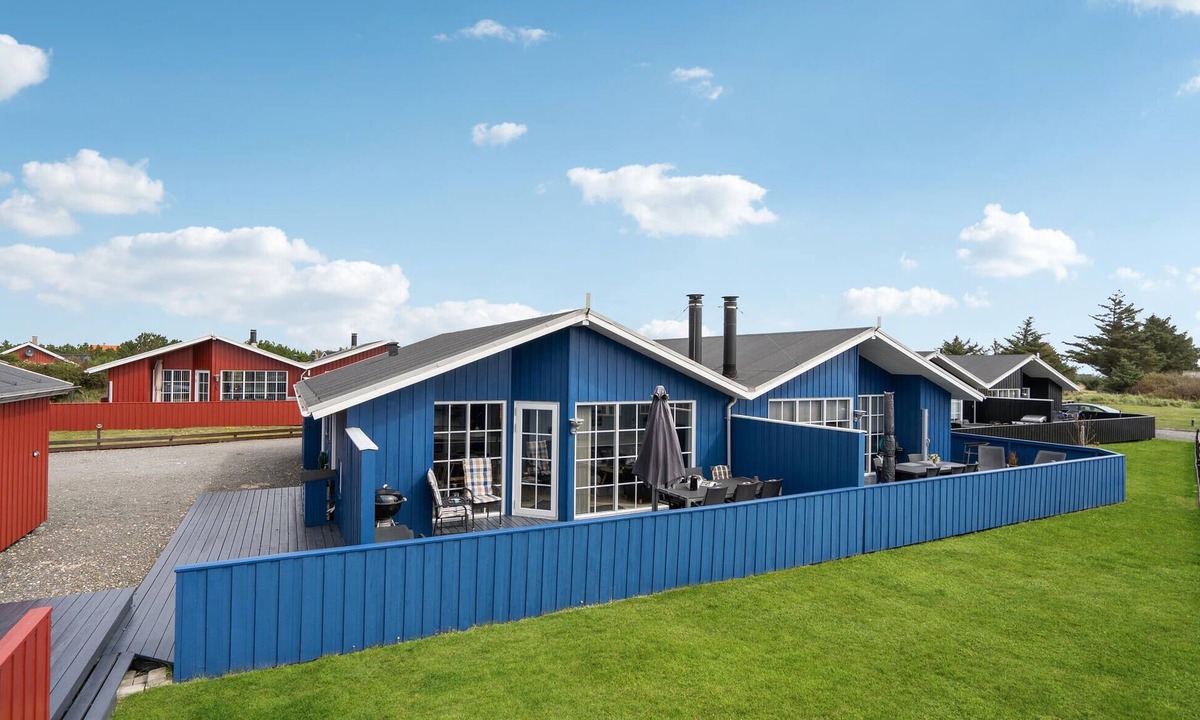 Nørre Lyngvig House | Cozy home in Hvide Sande with sauna