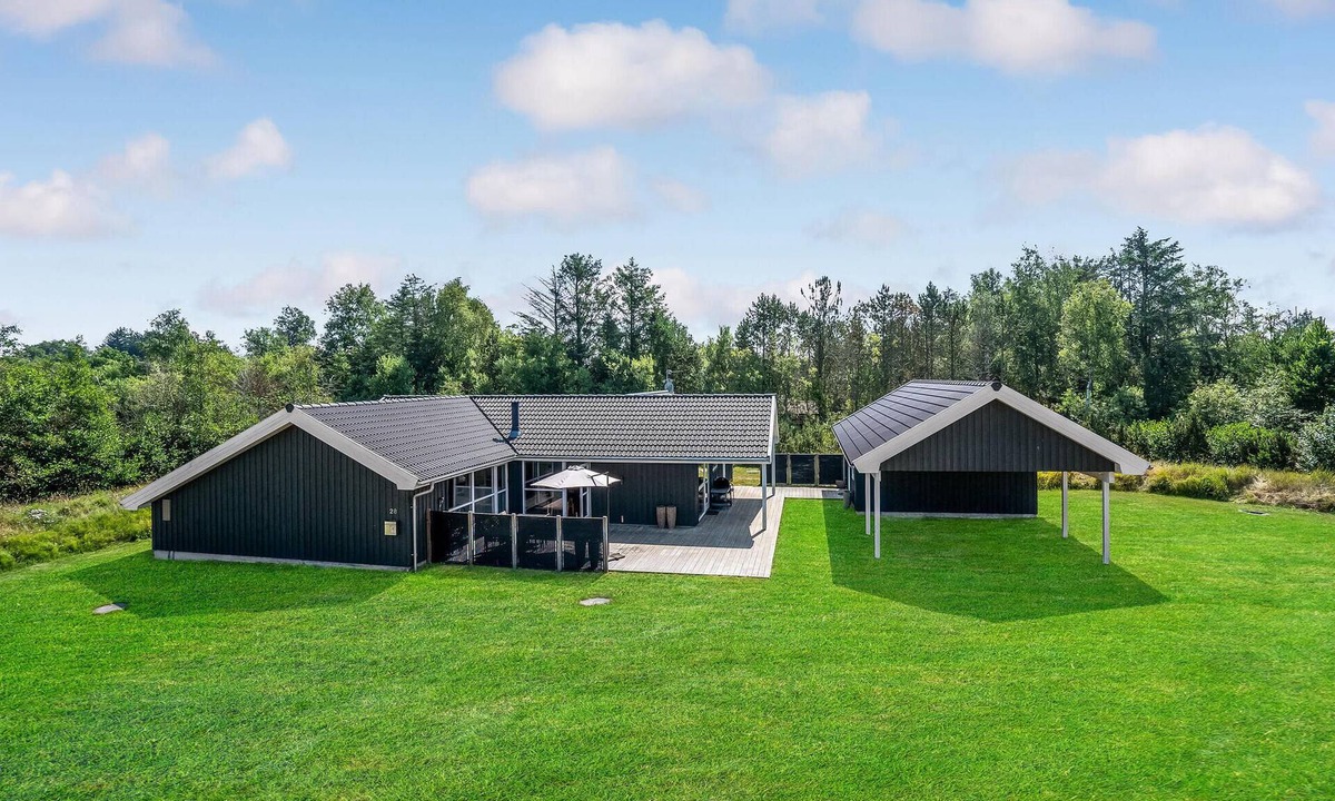 Bratten Strand House | Cozy home in Jerup with sauna