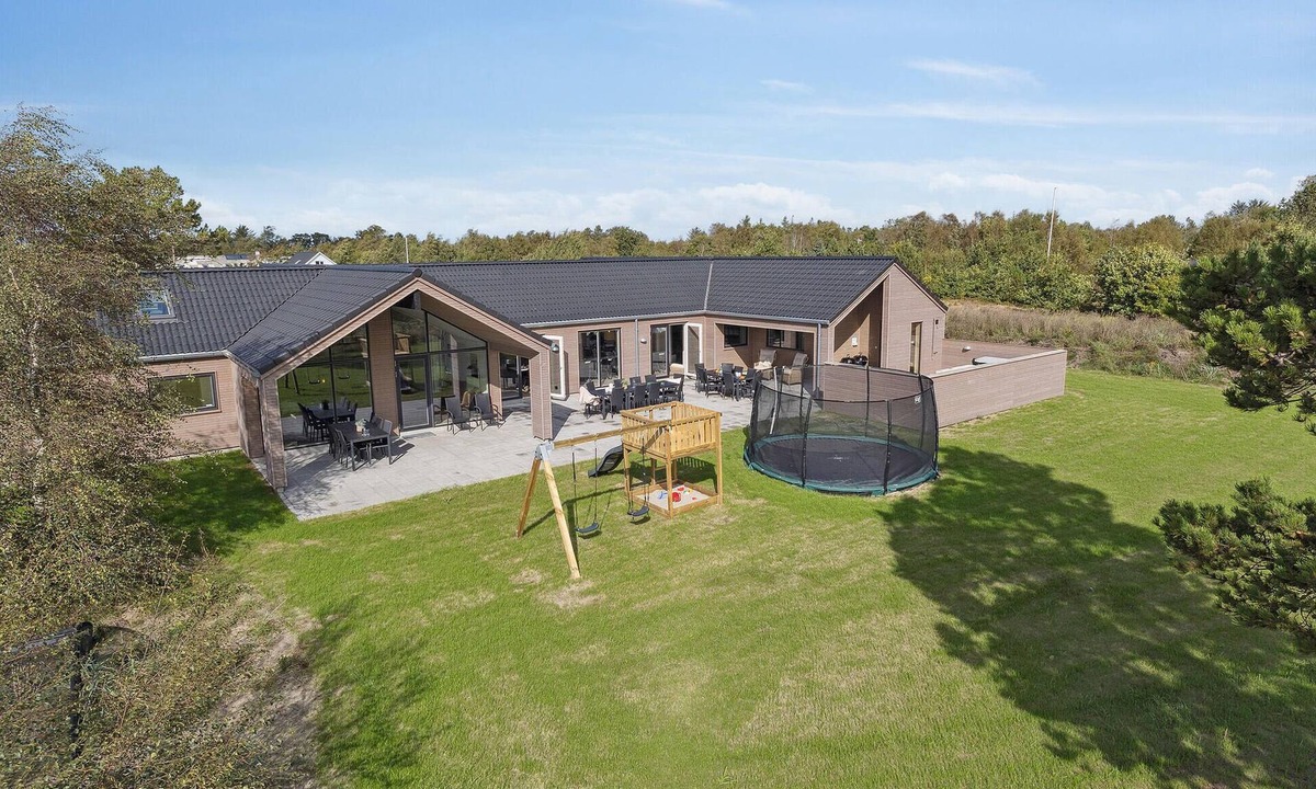 Bratten Strand House | Cozy home in Jerup with sauna