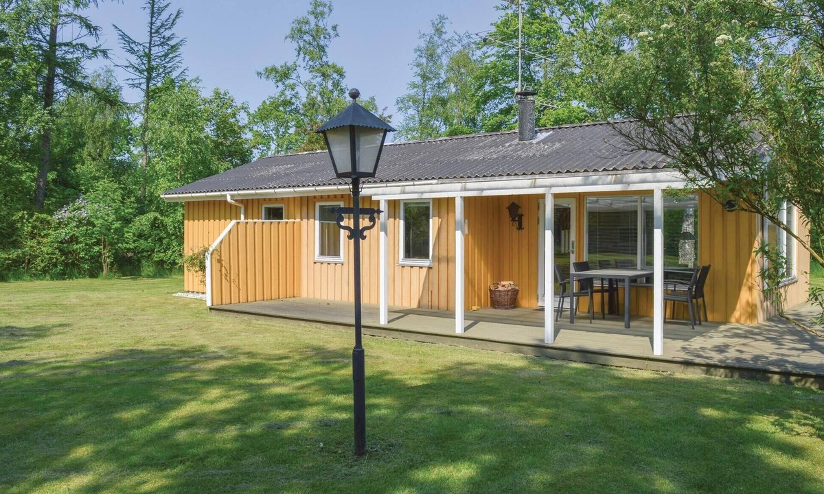 Bratten Strand House | Cozy home in Jerup with WiFi