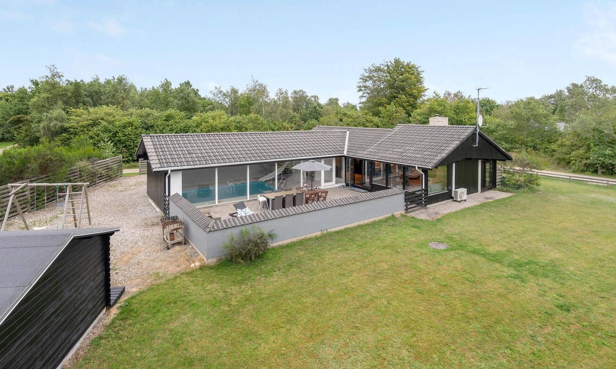 Skødshoved Strand House | Cozy home in Knebel with WiFi