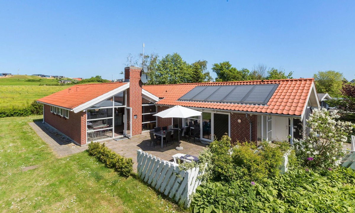 Knebel House | Cozy home in Knebel with sauna