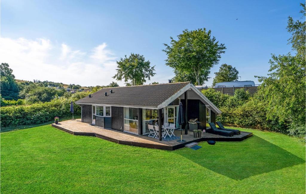 Hjarbæk House | Cozy Home In Løgstrup With Kitchen