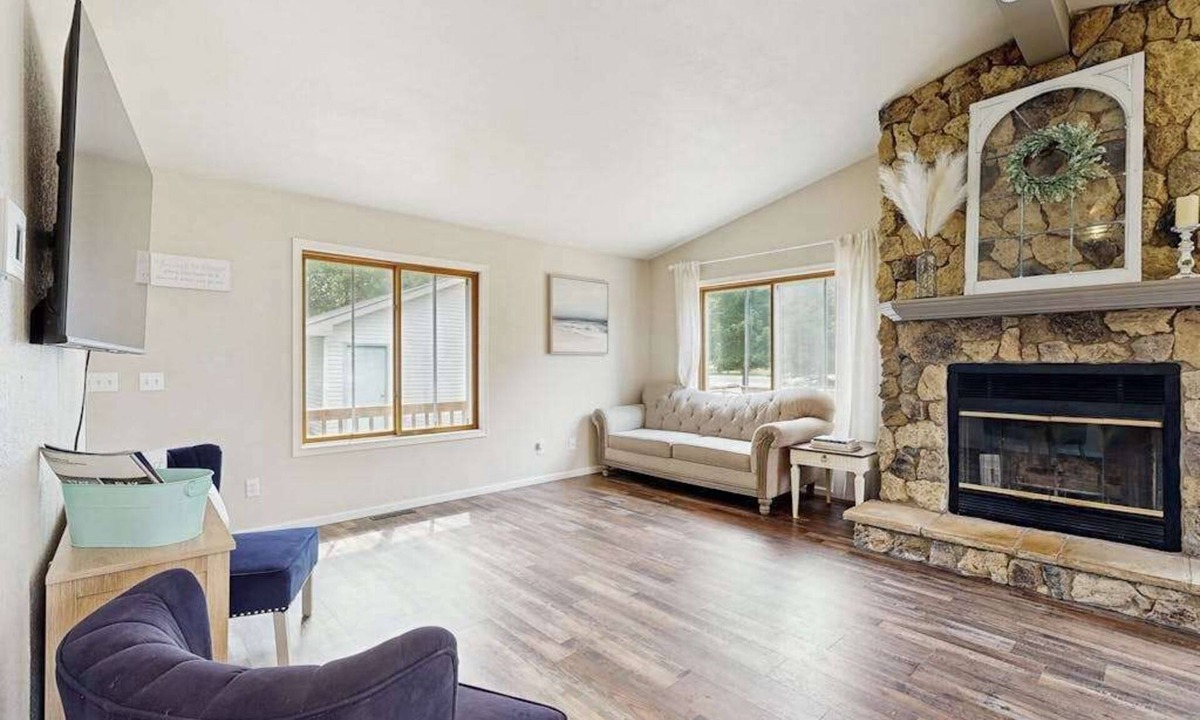 Nekoosa House | Cozy Home in Lake Arrowhead w/shared amenities such as pools, tennis, & golf