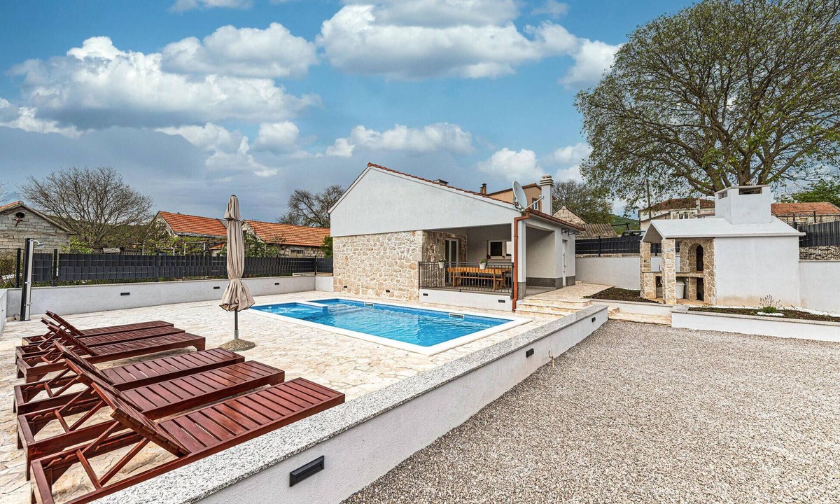 Lecevica House | Cozy home in Lecevica
