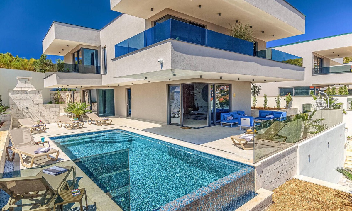 Marina House | Cozy home in Marina with sauna