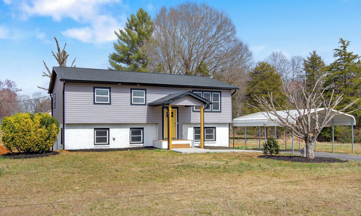 Newton House | Cozy Home in Newton