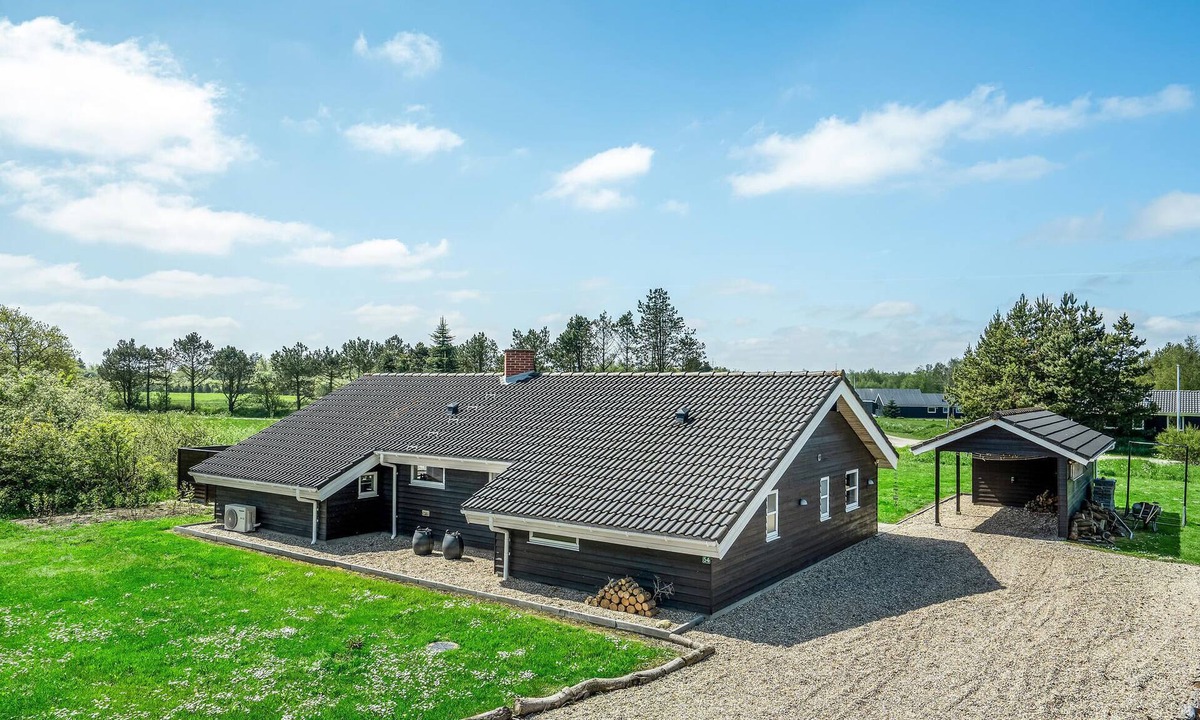 Jegum House | Cozy home in Oksbøl with sauna