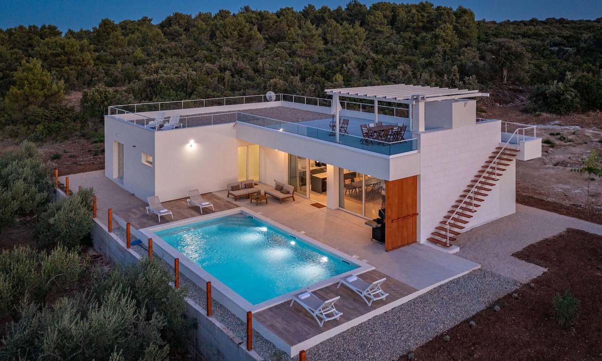 Susica House | Cozy home in Otok Babac with private swimming pool, can be inside or outside