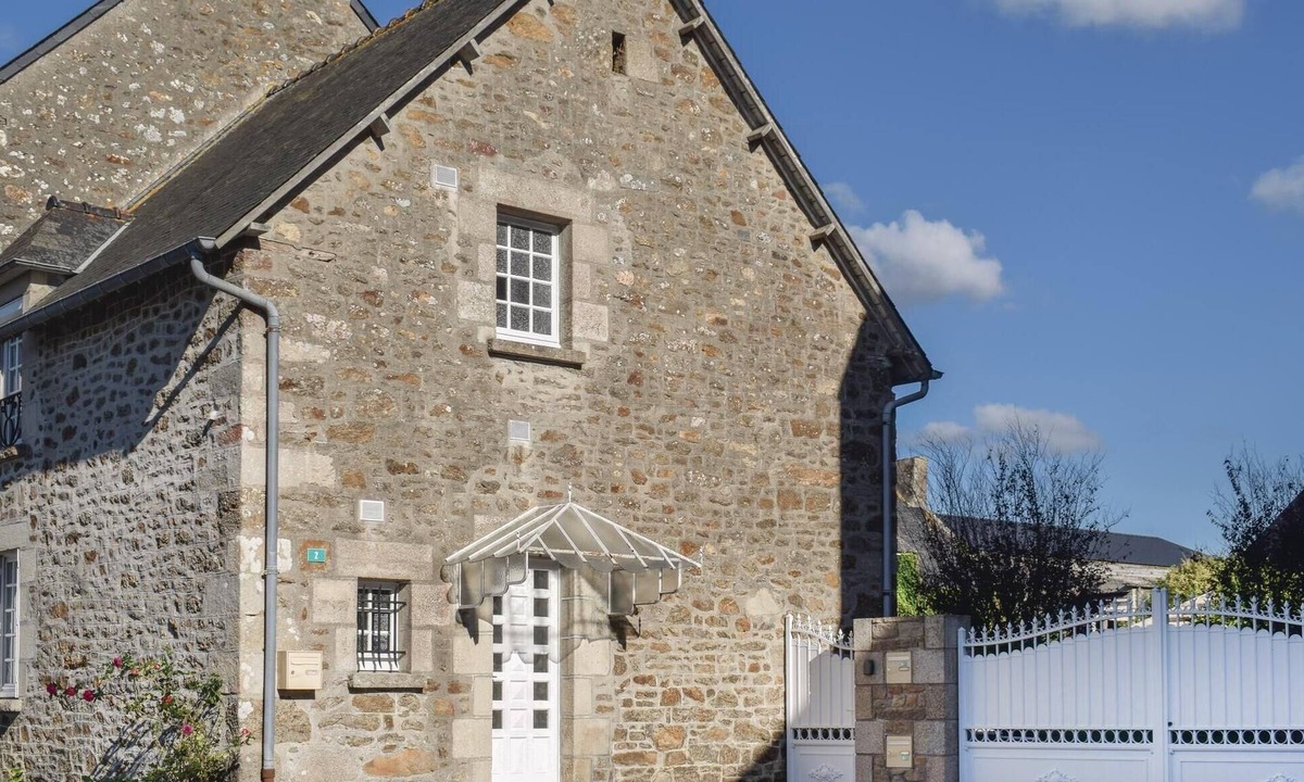 Plancoet House | Cozy home in Plancoët with WiFi