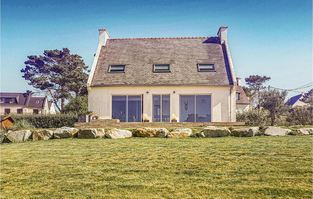 Plouarzel House | Cozy Home In Plouarzel