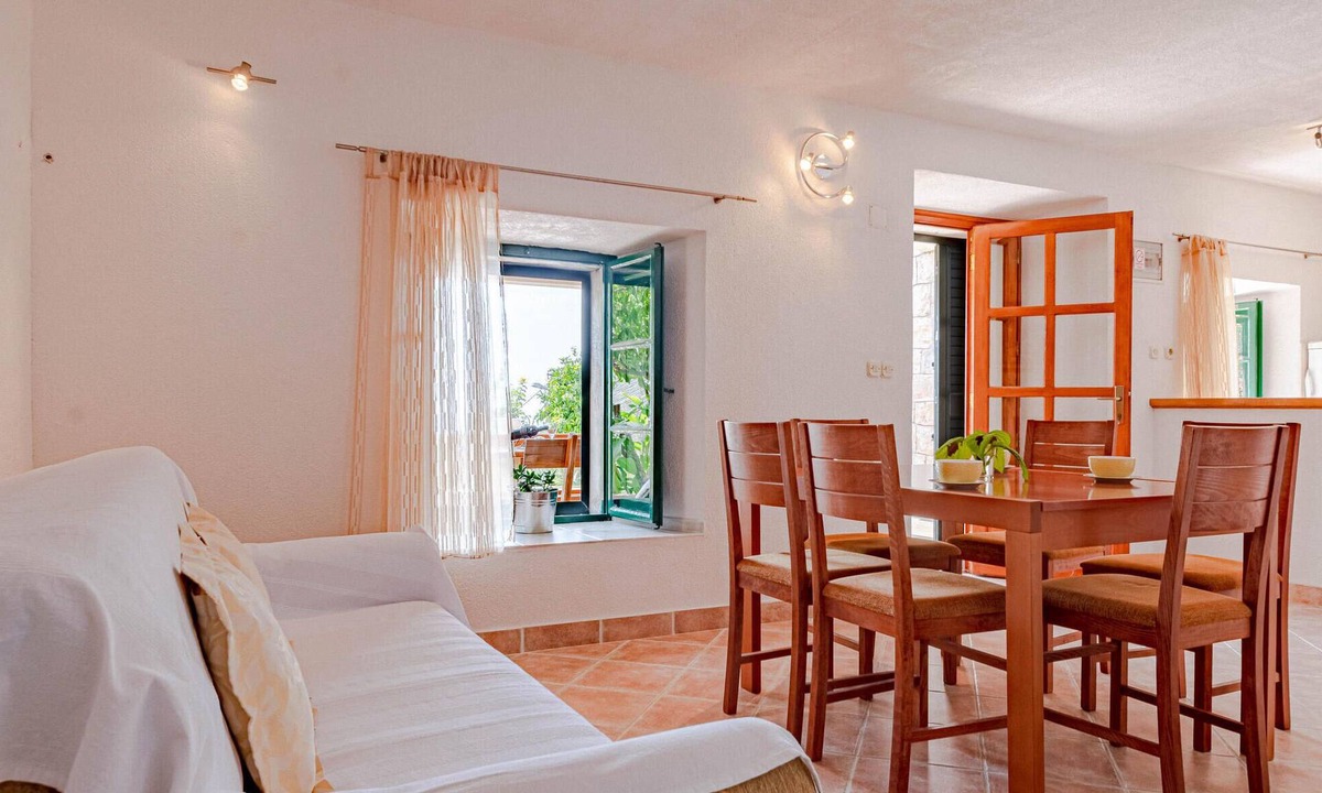 Podobuce House | Cozy home in Podobuce with house sea view