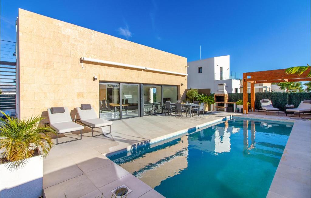 Polop House | Cozy Home In Polop De La Marina