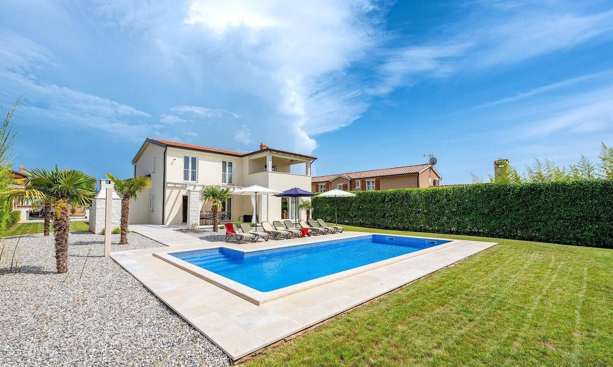 Labinci House | Cozy home in Porec with private swimming pool, can be inside or outside